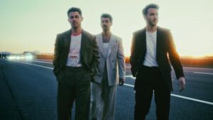 Jonas Brothers Release 30th Single “No Time To Talk”